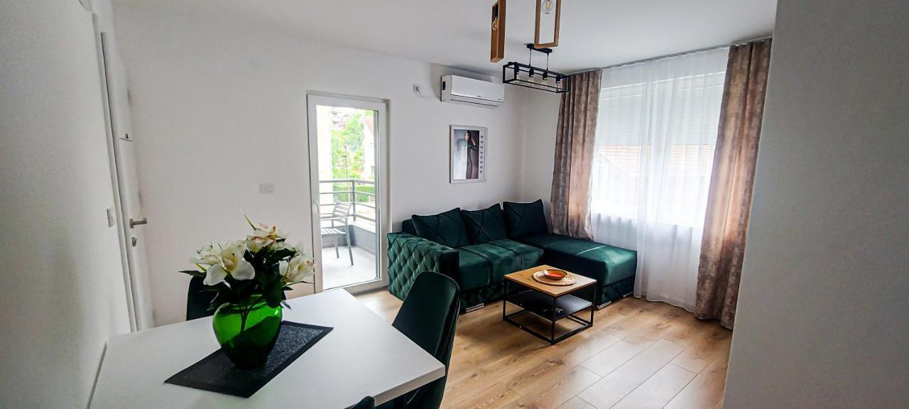 La Casa Apartments Jagodina Buitenkant foto